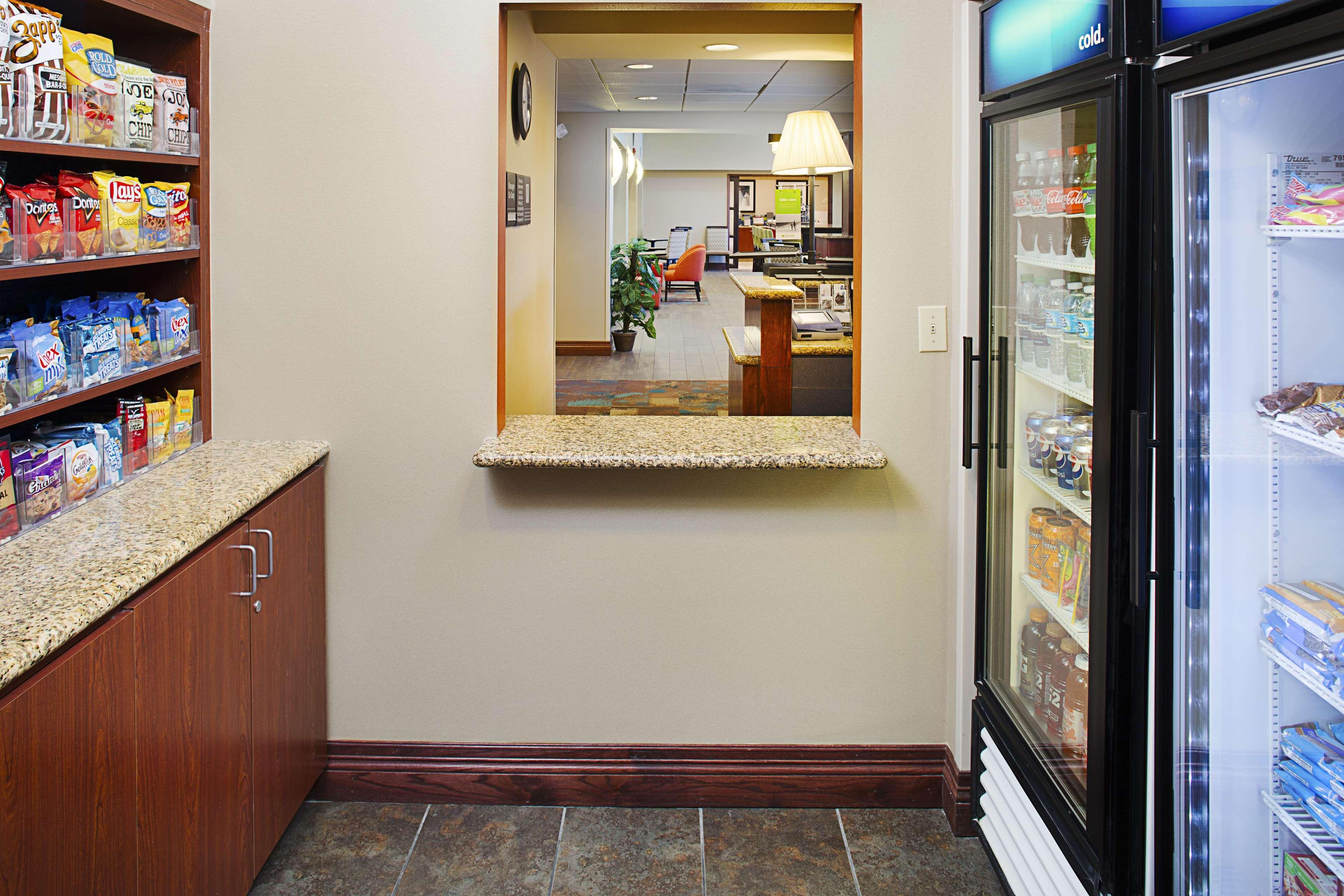 Hampton Inn & Suites Lancaster Exterior photo