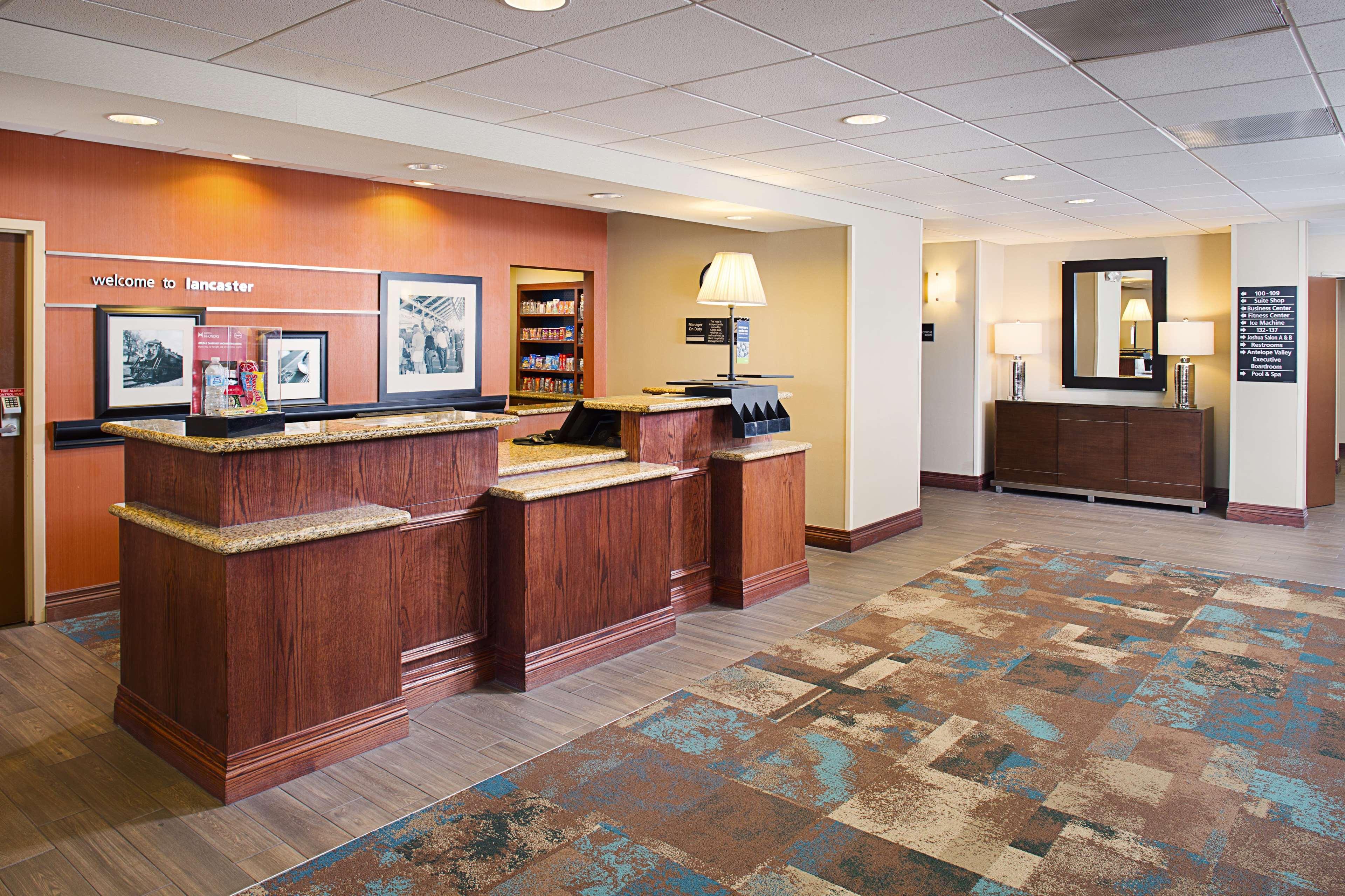 Hampton Inn & Suites Lancaster Exterior photo
