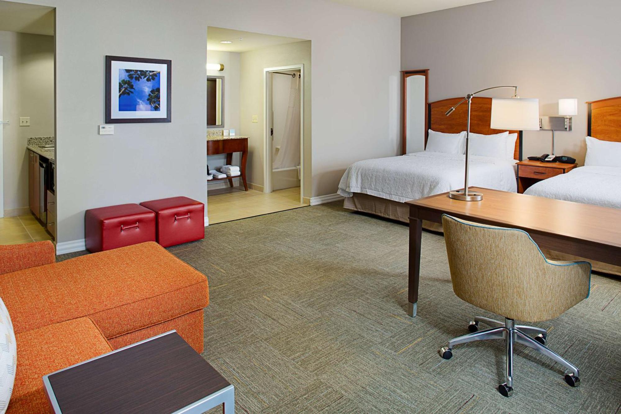 Hampton Inn & Suites Lancaster Exterior photo