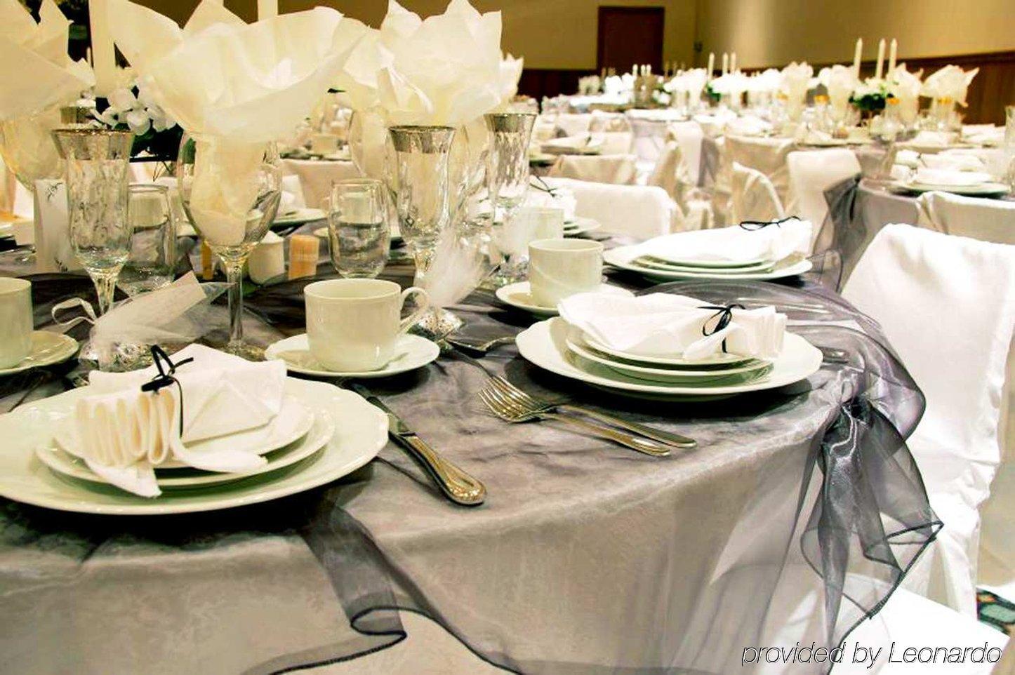 Hampton Inn & Suites Lancaster Restaurant photo