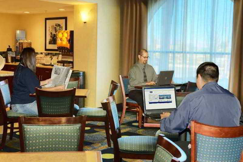Hampton Inn & Suites Lancaster Interior photo